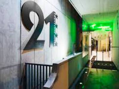 Twenty One (Foto)