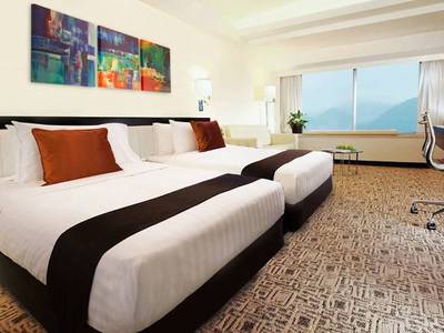 Regal Riverside Hotel