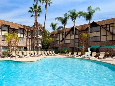 Anaheim Majestic Garden Hotel