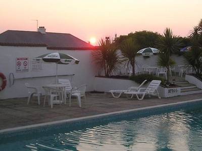 Pine Lodge Guest House