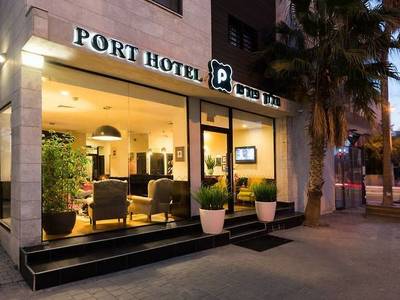 Port Hotel
