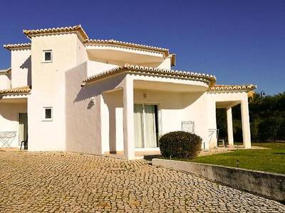 Studios Porto de Mos Residence