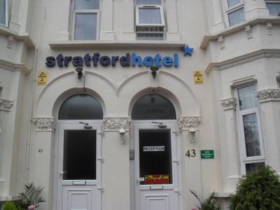 OYO Stratford Hotel