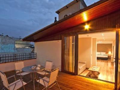 Triada Boutique & Residence