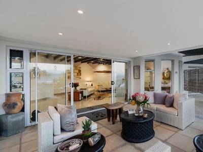 Villa Afrikana Guest Suites