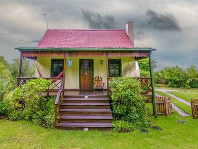 Forest Edge Nature Lovers Retreat