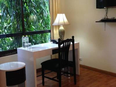 Studio Sukhumvit 18 by iCheck Inn