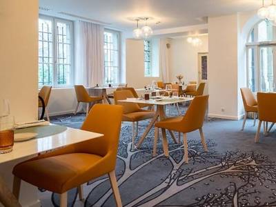 Hotel de Bourgtheroulde, Autograph Collection