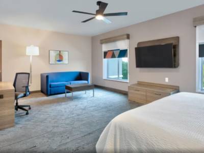 Holiday Inn Express Hotel & Suites North Dallas At Preston