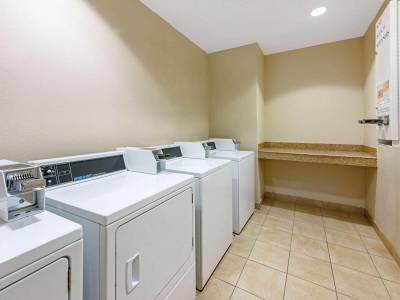 La Quinta Inn & Suites Lake Charles Casino Area