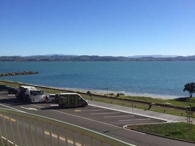 Breakwater Apartments