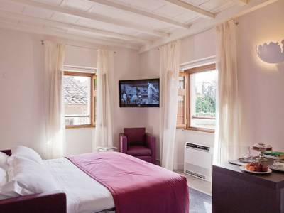 Navona Palace Luxury Inn