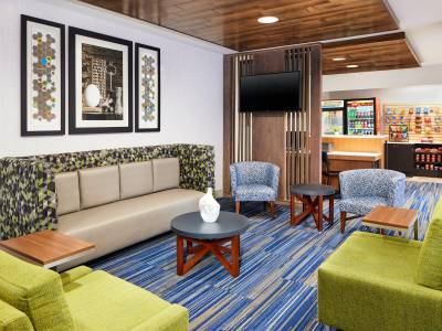 Holiday Inn Express Hotel & Suites Salem