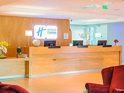 Holiday Inn Express Amsterdam Sloterdijk Station