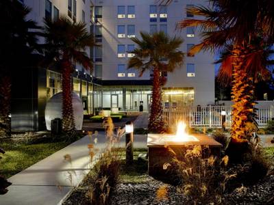 Aloft Jacksonville Airport