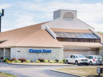 Days Inn Cleveland Airport South