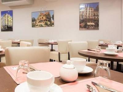 Ours Blanc Place Wilson