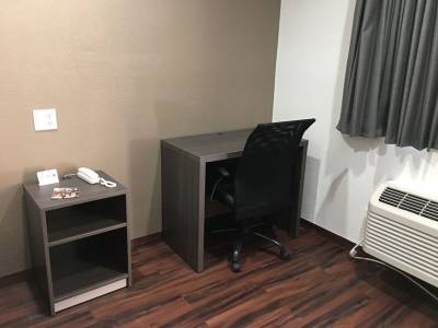 Econo Lodge near Bakersfield Fairgrounds