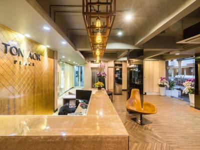 Hotel Ton Aor Place