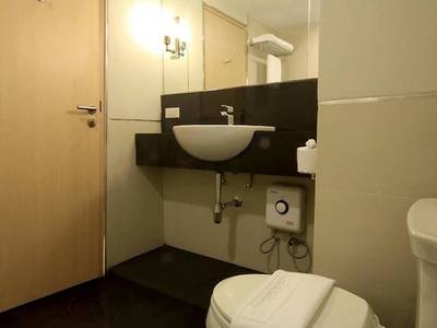 Thee Bangkok Hotel by ZEN Rooms