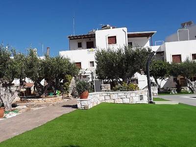 Sunset Studios & Apartments