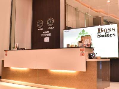 Boss Suites Nana Hotel