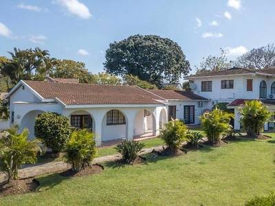 Bizafrika Guest Lodge & Conference Center