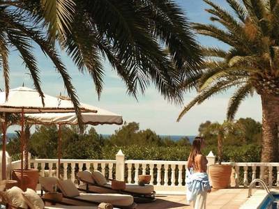 Calador Studios & Apartments