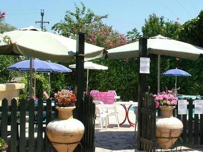 The Mayflower Studios & Apartments