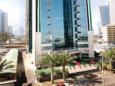 Golden Tulip Media Hotel 