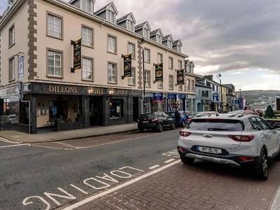 Dillons Hotel