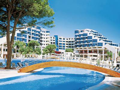 Cornelia de Luxe Resort