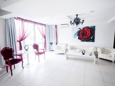 Alex & George Boutique Hotel