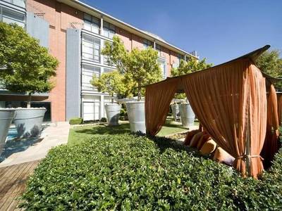 African Pride Melrose Arch Hotel, Autograph Collection