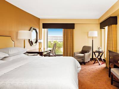 Sheraton Philadelphia Society Hill Hotel