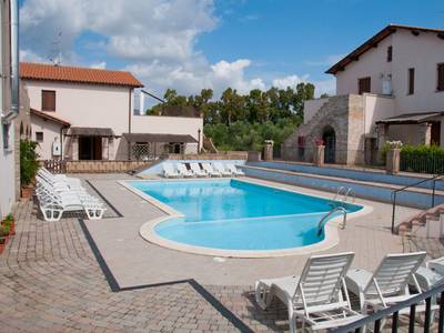 Residence Borgo Valmarina