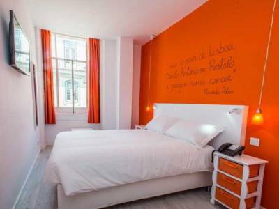 Golden Tram 242 Lisbonne Hostel