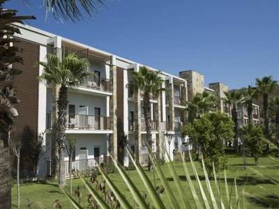 Crystal Green Bay Resort & Spa