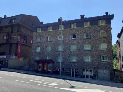 Somriu Hotel Vall Ski