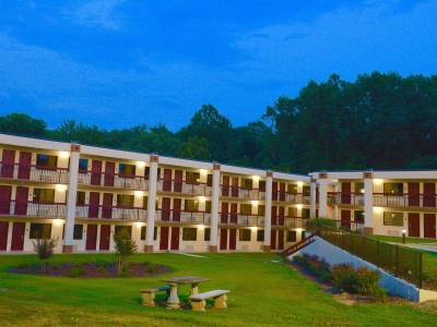 Red Roof Inn & Suites Commerce - Athens