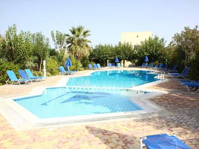 Enorme Armonia Beach Resort