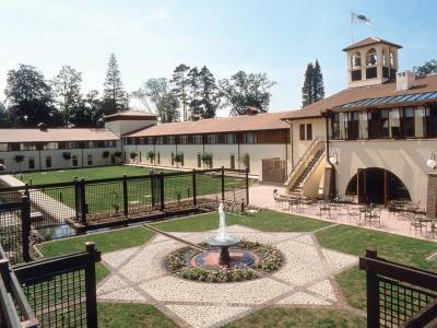 Britannia Europa Gatwick Hotel & Spa