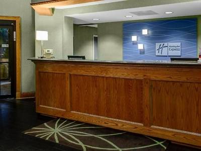 Holiday Inn Express & Suites Atlanta Buckhead