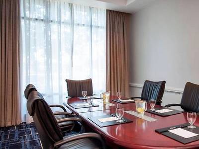 Sheraton Suites Philadelphia Airport