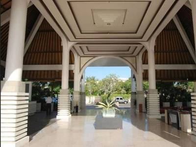 Blue Point Bay Villas & Spa