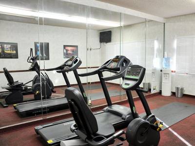 Piccadilly Inn Airport