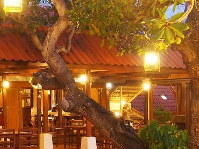 Harry's Bungalows & Restaurant