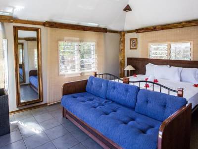 Barefoot Kuata Island