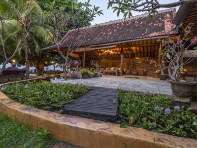 Pondok Sari Beach & Spa Resort