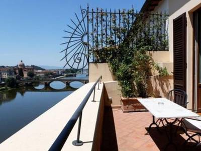 Residenza d'Epoca Antica Torre di Via Tornabuoni